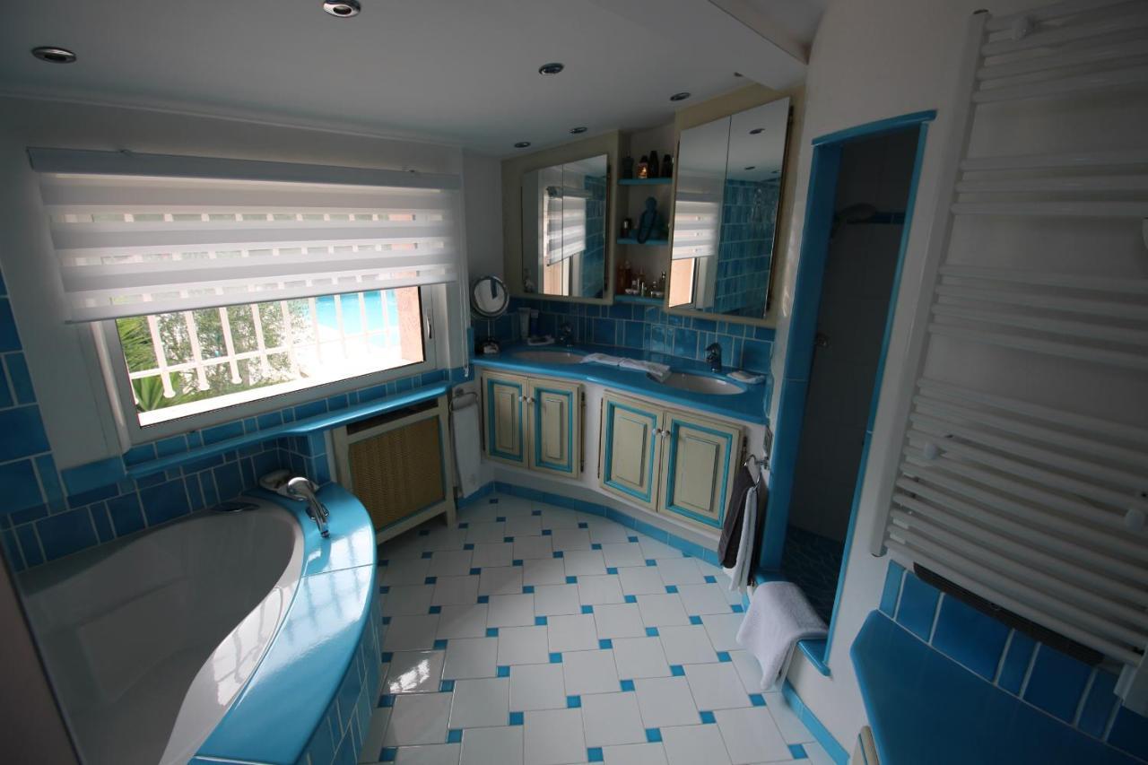 Villa Jalna Chambre, Suites Et Appartement Roquefort-les-Pins Zewnętrze zdjęcie